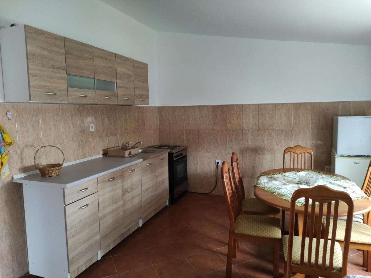 Boki Family Home De Lux Bar Exterior photo