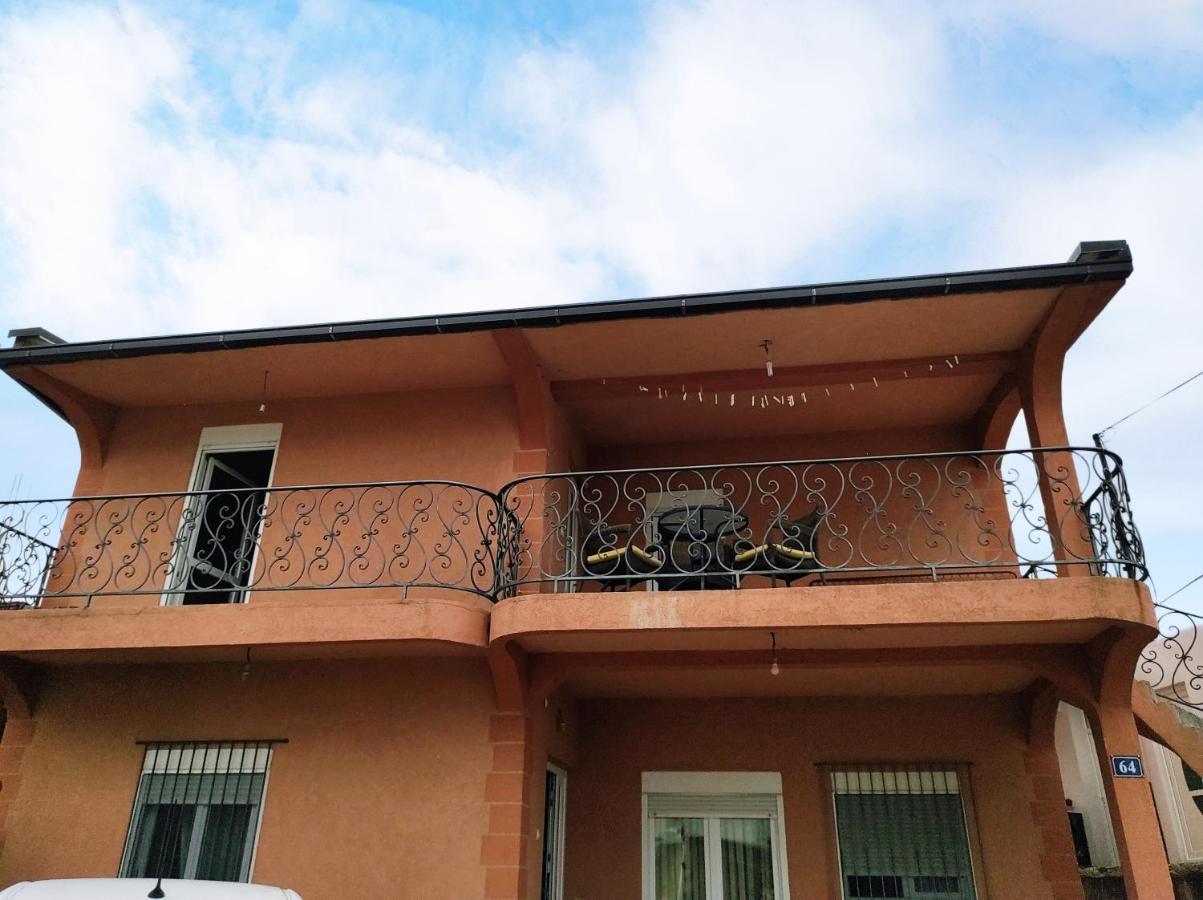 Boki Family Home De Lux Bar Exterior photo